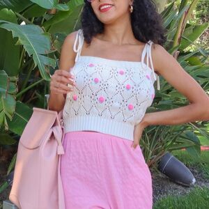 White and pink knit crop top with pink roses details size medium